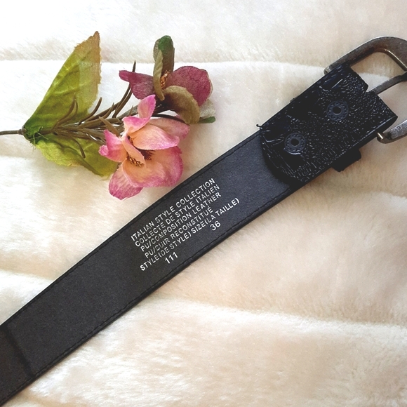 Wild Life Outdoor Scene Tooled Pattern Belt - Picture 3 of 7